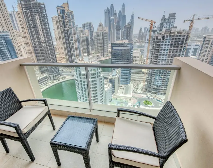 Hotel-like Stay in this 1-Bedroom Unit w/ Canal Views on a High-Floor — Dubai Marina — photo 4