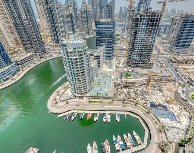 Hotel-like Stay in this 1-Bedroom Unit w/ Canal Views on a High-Floor — Dubai Marina — photo 7