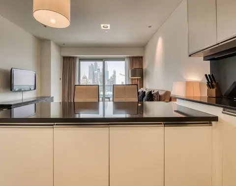 Hotel-like Stay in this 1-Bedroom Unit w/ Canal Views on a High-Floor — Dubai Marina — photo 3