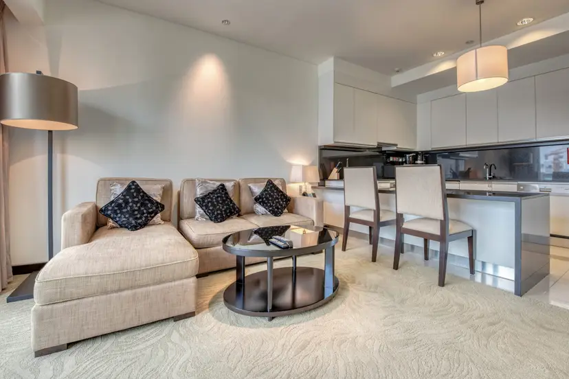 Hotel-like Stay in this 1-Bedroom Unit w/ Canal Views on a High-Floor — Dubai Marina — photo 1