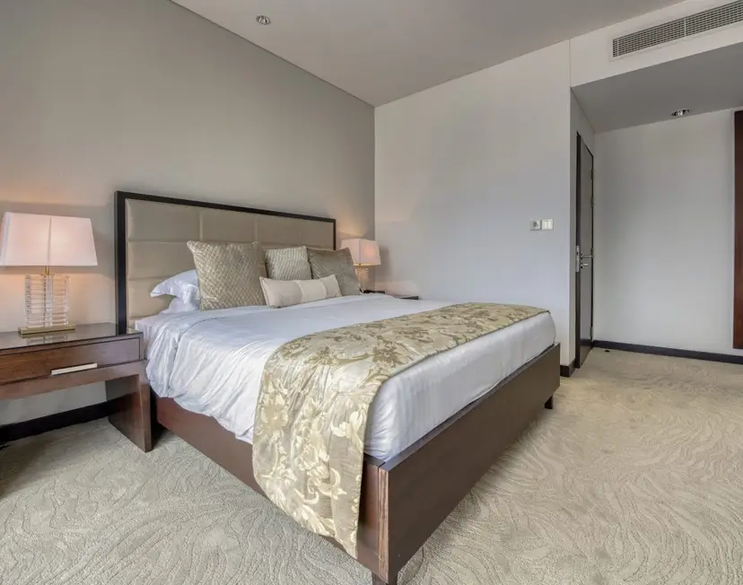 Hotel-like Stay in this 1-Bedroom Unit w/ Canal Views on a High-Floor — Dubai Marina — photo 14