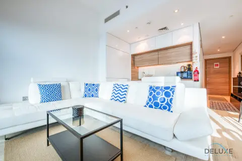 Studio proche de la plage avec vue sur le canal de la marina et la mer, Studio One — Dubai Marina