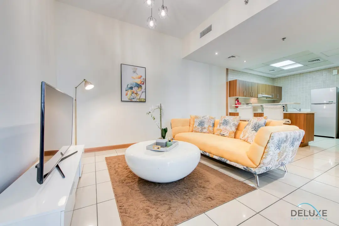 Bright 1-Bedroom at Sulafa Tower — Dubai Marina