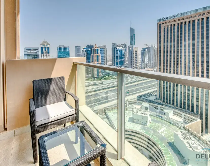 Overlooking Marina Views Next to Marina Mall 1-Bedroom Unit — Dubai Marina — photo 4