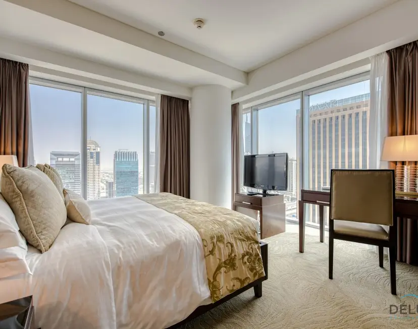 Overlooking Marina Views Next to Marina Mall 1-Bedroom Unit — Dubai Marina — photo 11