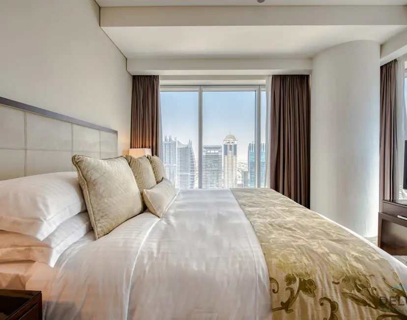Overlooking Marina Views Next to Marina Mall 1-Bedroom Unit — Dubai Marina — photo 12