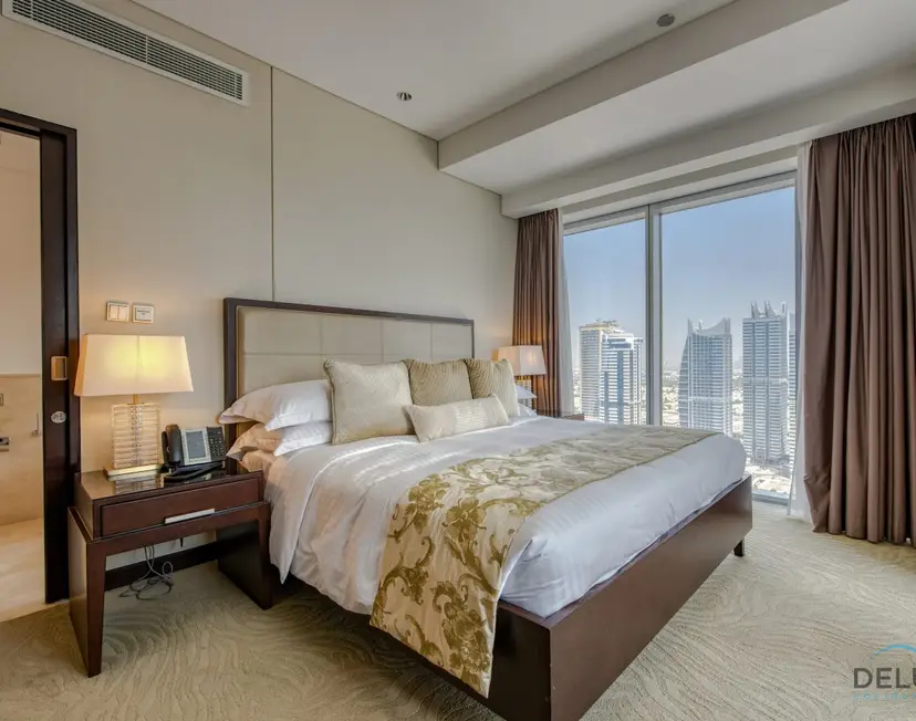 Overlooking Marina Views Next to Marina Mall 1-Bedroom Unit — Dubai Marina — photo 10