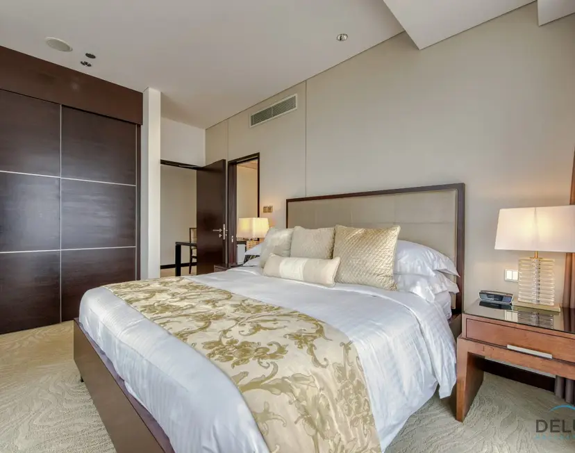 Overlooking Marina Views Next to Marina Mall 1-Bedroom Unit — Dubai Marina — photo 14
