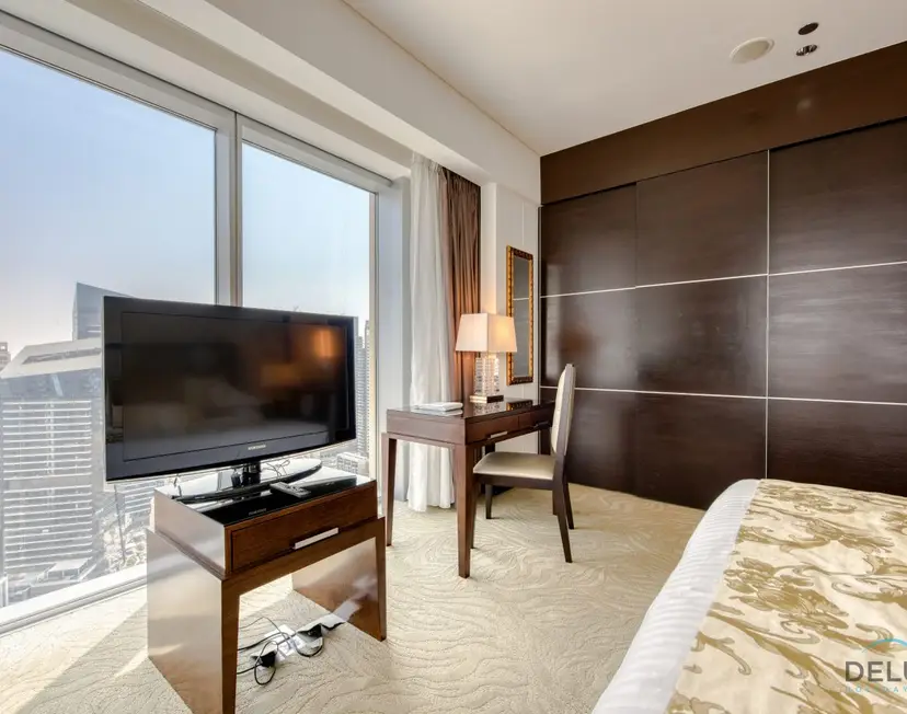 Overlooking Marina Views Next to Marina Mall 1-Bedroom Unit — Dubai Marina — photo 15