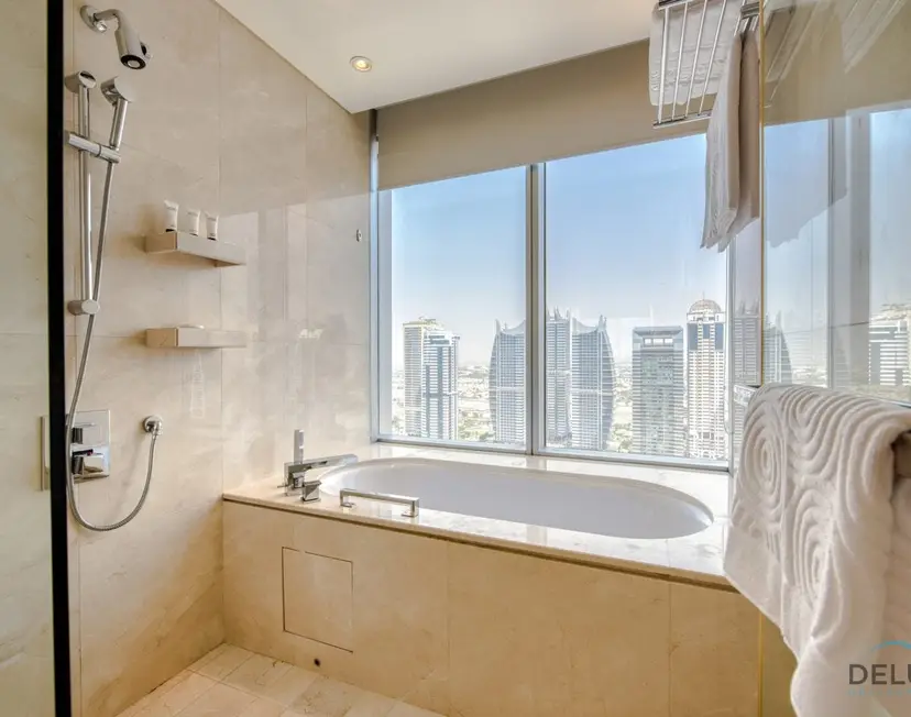 Overlooking Marina Views Next to Marina Mall 1-Bedroom Unit — Dubai Marina — photo 20