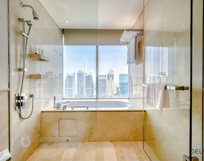 Overlooking Marina Views Next to Marina Mall 1-Bedroom Unit — Dubai Marina — photo 21