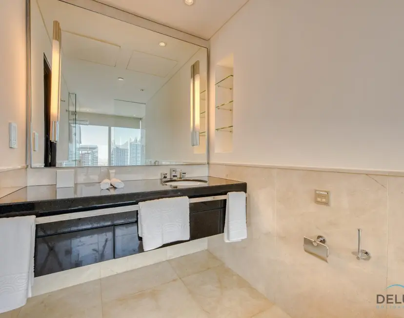 Overlooking Marina Views Next to Marina Mall 1-Bedroom Unit — Dubai Marina — photo 19