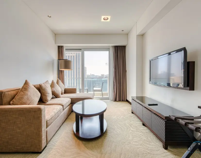 Overlooking Marina Views Next to Marina Mall 1-Bedroom Unit — Dubai Marina — photo 7