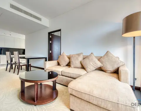 Overlooking Marina Views Next to Marina Mall 1-Bedroom Unit — Dubai Marina — photo 2