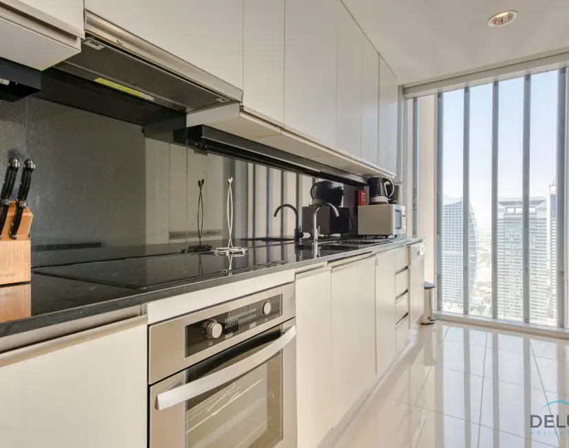 Overlooking Marina Views Next to Marina Mall 1-Bedroom Unit — Dubai Marina — photo 9