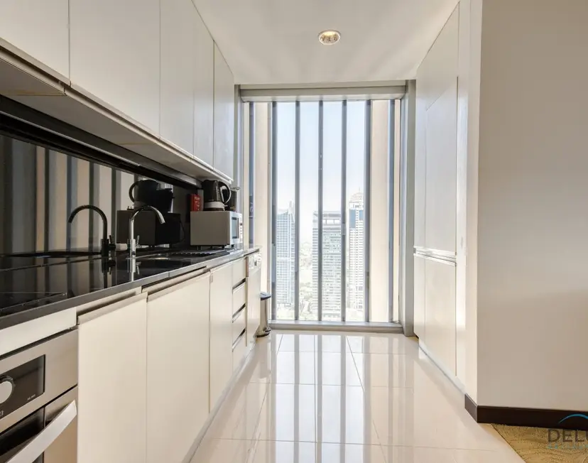 Overlooking Marina Views Next to Marina Mall 1-Bedroom Unit — Dubai Marina — photo 8