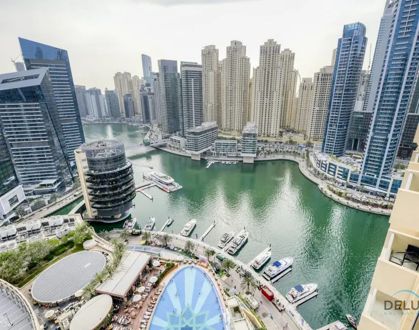 À quelques pas du Marina Mall avec vue iconique sur le canal de la marina — Dubai Marina — photo 6