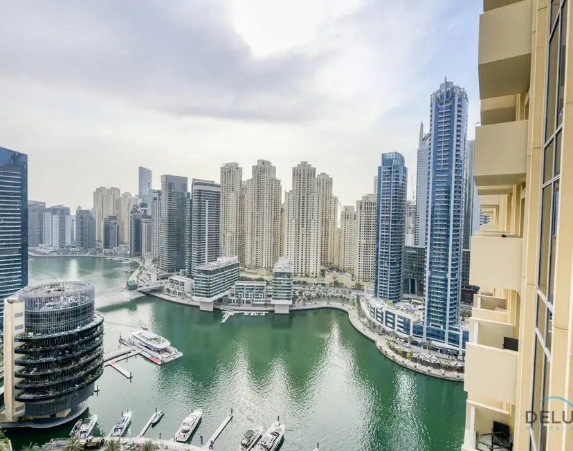 À quelques pas du Marina Mall avec vue iconique sur le canal de la marina — Dubai Marina — photo 7