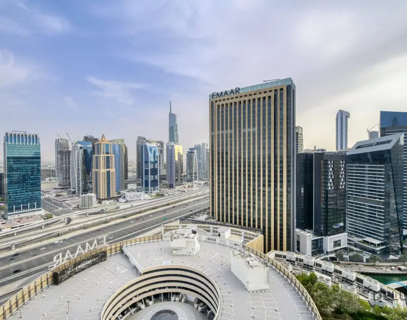 À quelques pas du Marina Mall avec vue iconique sur le canal de la marina — Dubai Marina — photo 10
