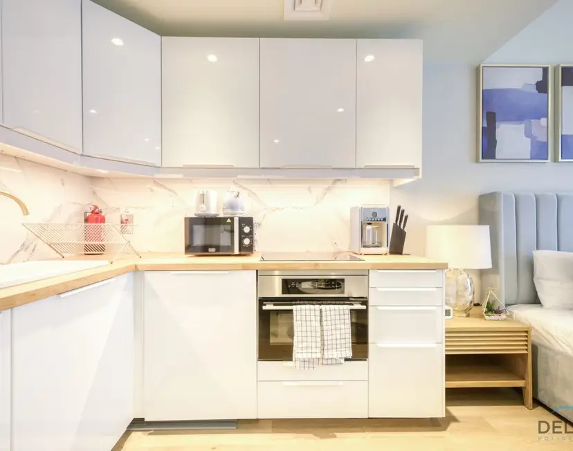 Stunning Studio at Marina Views — Dubai Marina — photo 18