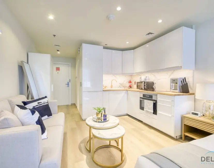 Stunning Studio at Marina Views — Dubai Marina — photo 14