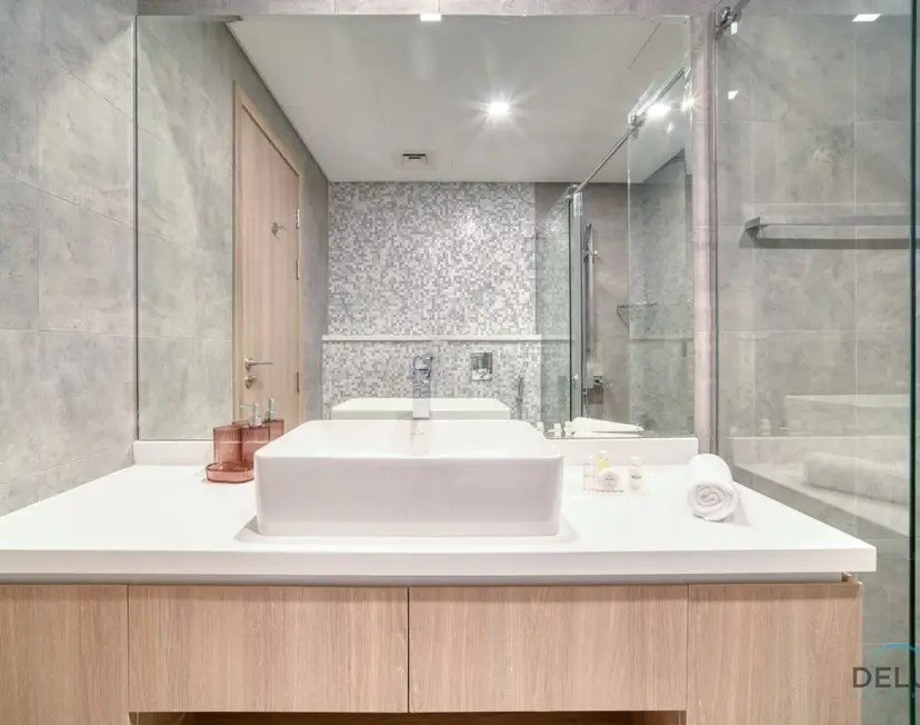 Cosmopolitan 2-Bedroom at Stella Maris — Dubai Marina — photo 33