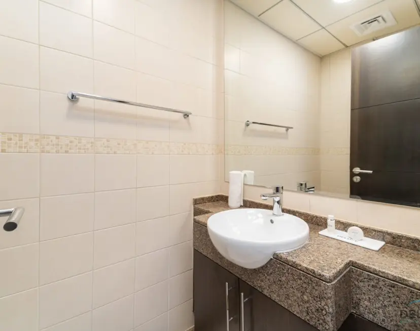 Scenic 1-Bedroom at Bay Central — Dubai Marina — photo 3