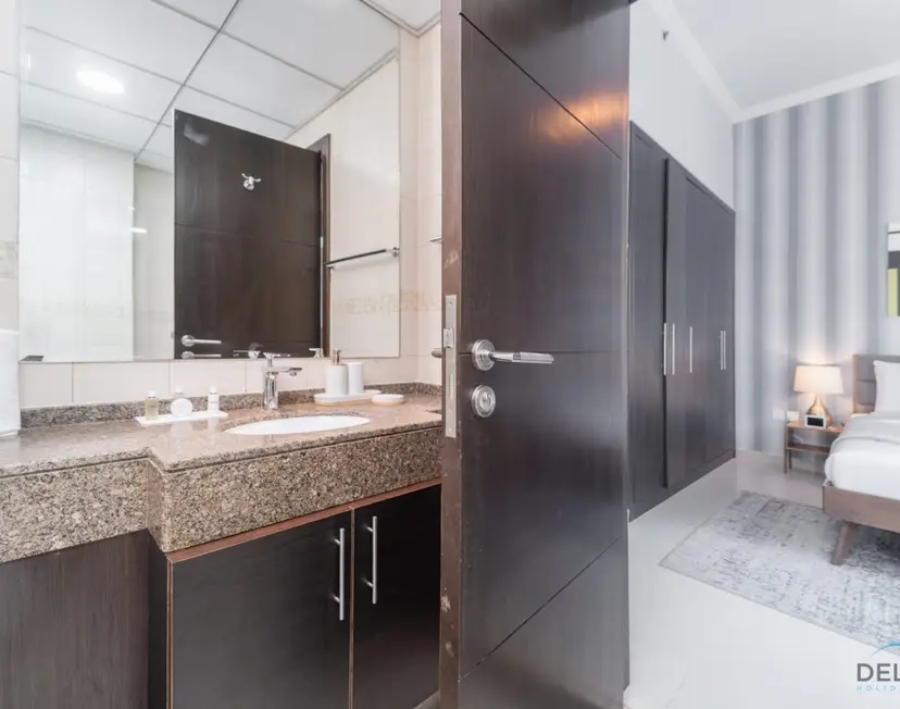 Scenic 1-Bedroom at Bay Central — Dubai Marina — photo 21