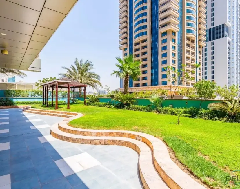 Charming 1-Bedroom Apartment at Ocean Heights — Dubai Marina — photo 40