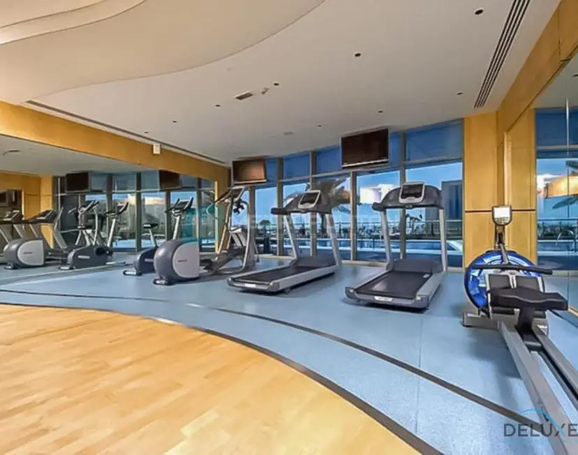 Charming 1-Bedroom Apartment at Ocean Heights — Dubai Marina — photo 11