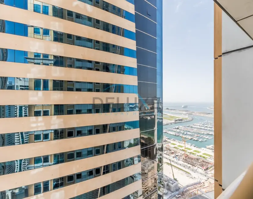 Appartement de 2 chambres modernisé avec vue partielle sur la mer, proche du tramway de Dubaï — Dubai Marina — photo 11