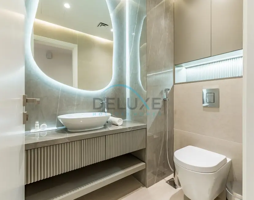 Appartement de 2 chambres modernisé avec vue partielle sur la mer, proche du tramway de Dubaï — Dubai Marina — photo 13