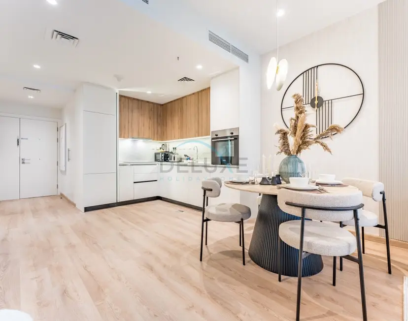 Redesigned High-Rise 1-Bedroom Near Key Landmarks, Elite Residence — Dubai Marina — photo 7