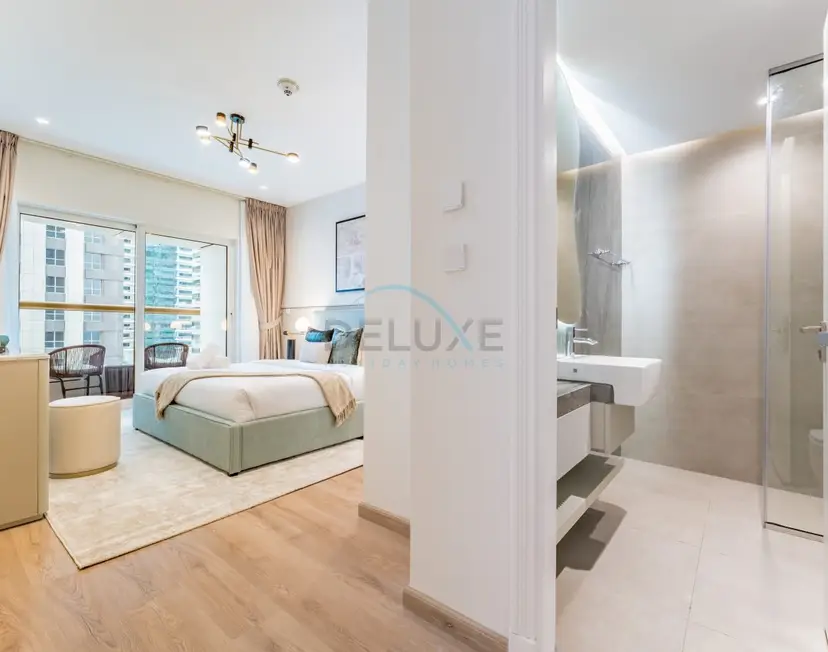 Redesigned High-Rise 1-Bedroom Near Key Landmarks, Elite Residence — Dubai Marina — photo 12