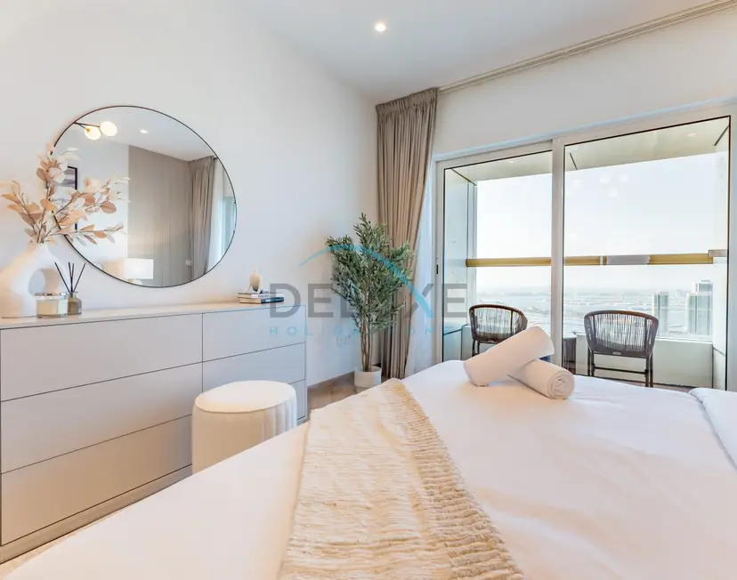 Upgraded 1-Bedroom Overlooking Palm Jumeirah & Sea Views from Living — Dubai Marina — photo 13