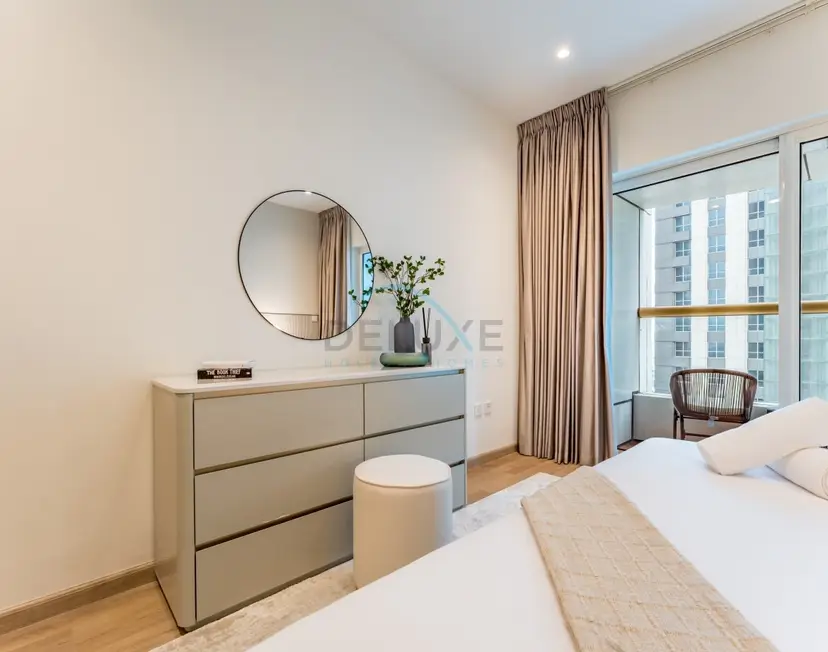 Redesigned High-Rise 1-Bedroom Near Key Landmarks, Elite Residence — Dubai Marina — photo 15
