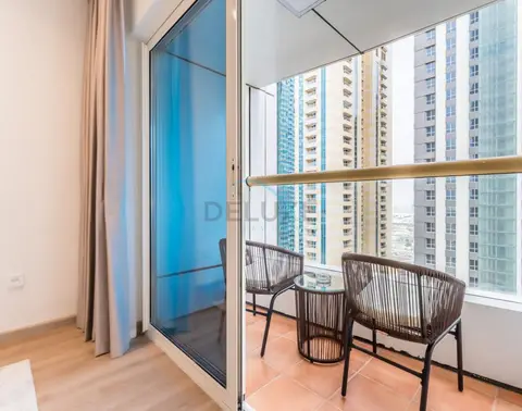 Redesigned High-Rise 1-Bedroom Near Key Landmarks, Elite Residence — Dubai Marina — photo 3