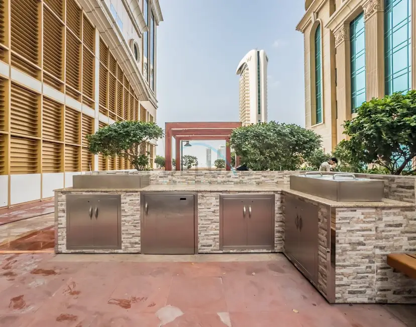 Umgestaltetes 1-Schlafzimmer-Apartment mit malerischem Panoramablick auf die Marina — Dubai Marina — photo 24