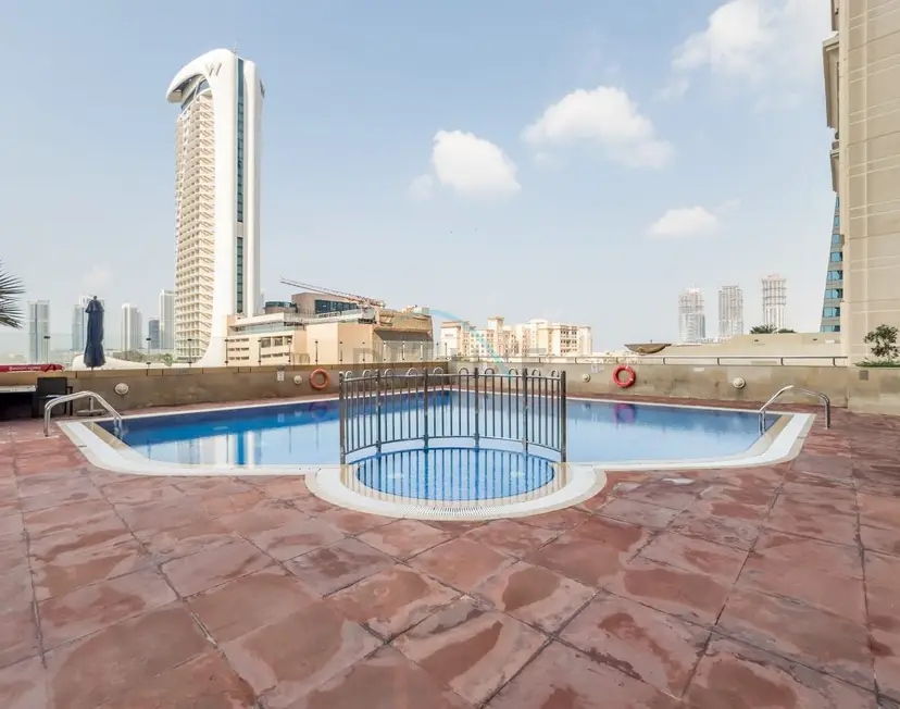 Redesigned High-Rise 1-Bedroom Near Key Landmarks, Elite Residence — Dubai Marina — photo 28
