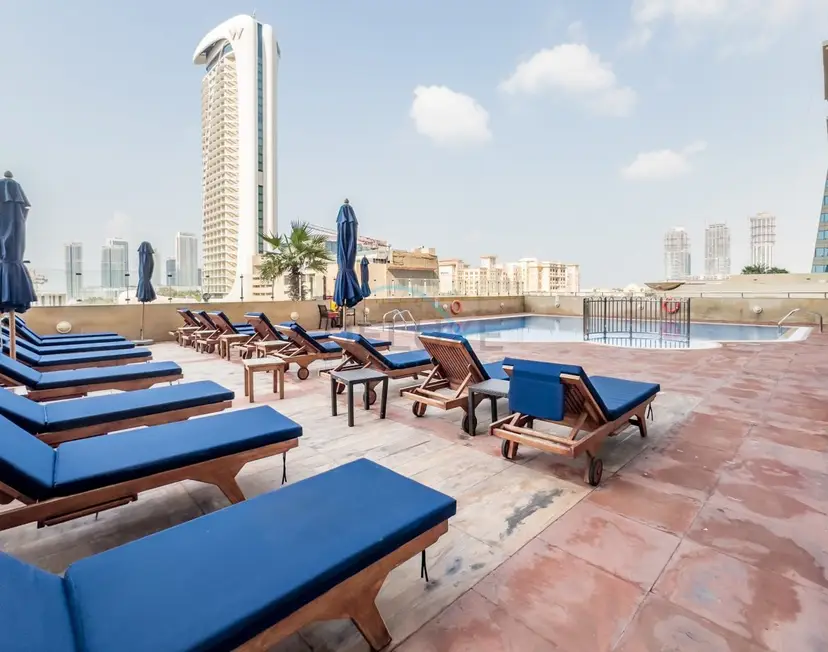 Redesigned High-Rise 1-Bedroom Near Key Landmarks, Elite Residence — Dubai Marina — photo 29