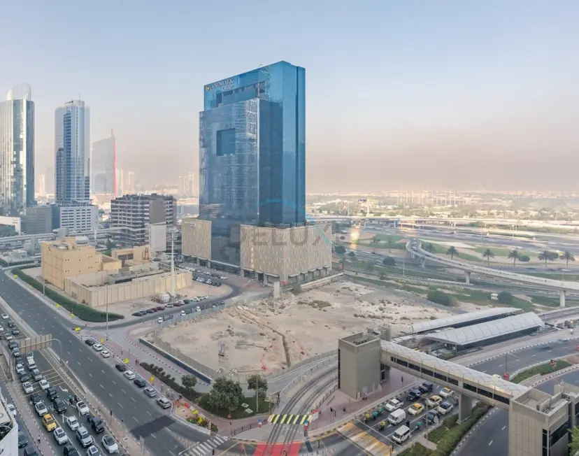 شقة بغرفتي نوم في طابق مرتفع مع مسبح وإطلالات على المدينة، قريبة من محطة الترام — دبي مارينا — photo 35