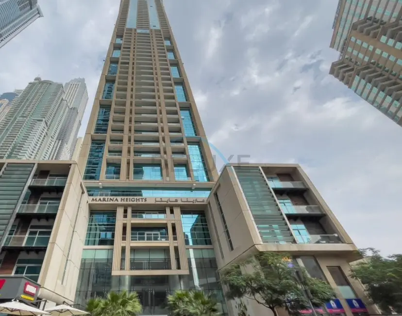 شقة بغرفتي نوم في طابق مرتفع مع مسبح وإطلالات على المدينة، قريبة من محطة الترام — دبي مارينا — photo 36
