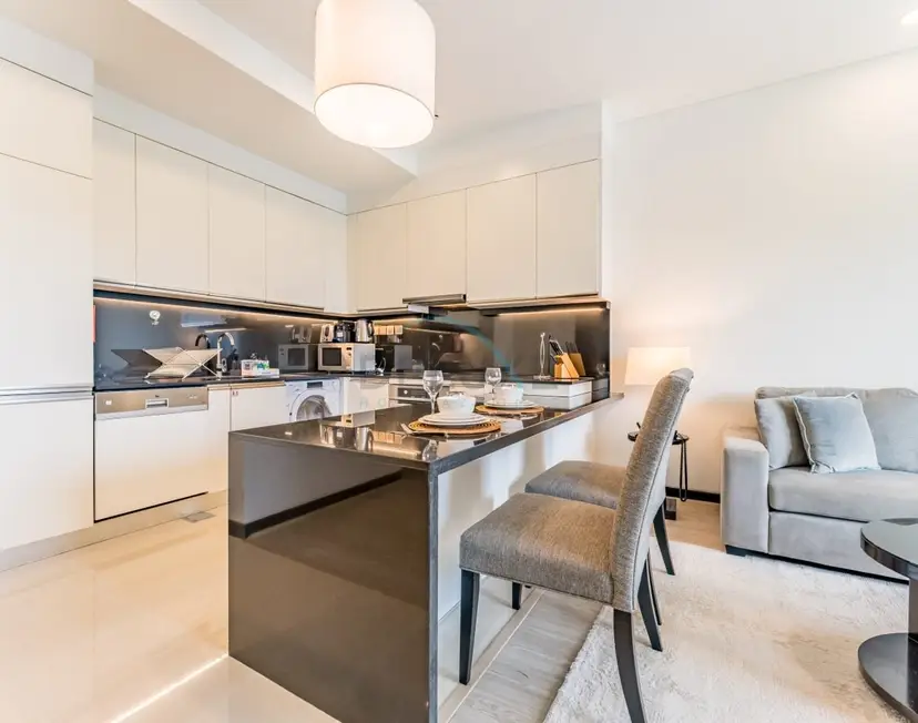 Appartement d'une chambre en étage élevé avec vue panoramique sur le canal de Dubaï — Dubai Marina — photo 9