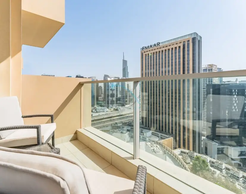 Appartement d'une chambre en étage élevé avec vue panoramique sur le canal de Dubaï — Dubai Marina — photo 12