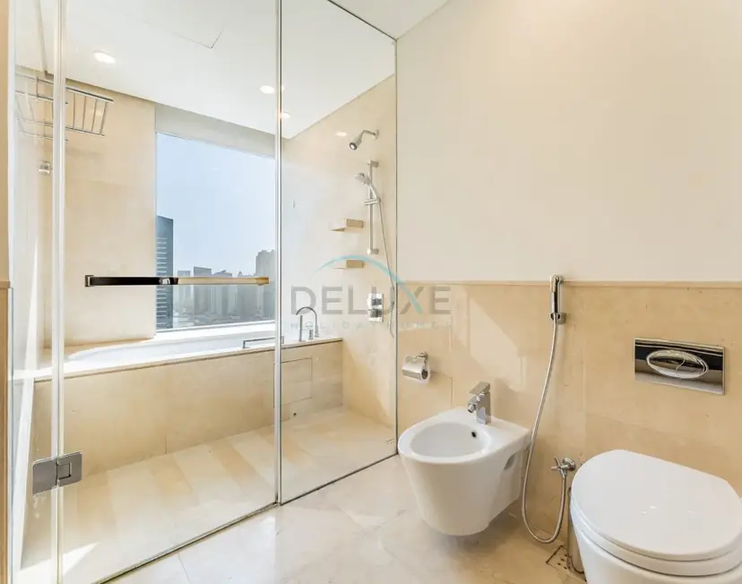 Appartement d'une chambre en étage élevé avec vue panoramique sur le canal de Dubaï — Dubai Marina — photo 16