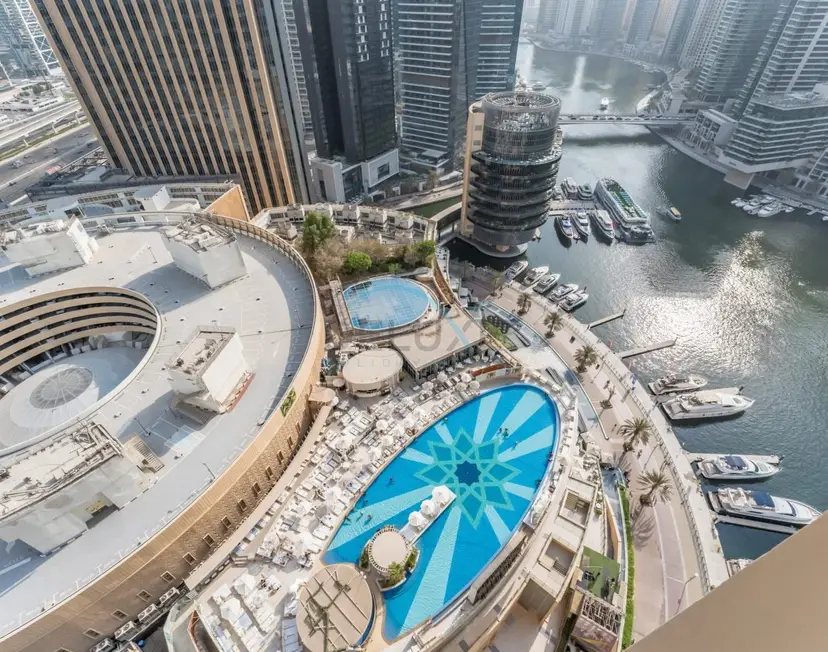 Appartement d'une chambre en étage élevé avec vue panoramique sur le canal de Dubaï — Dubai Marina — photo 18