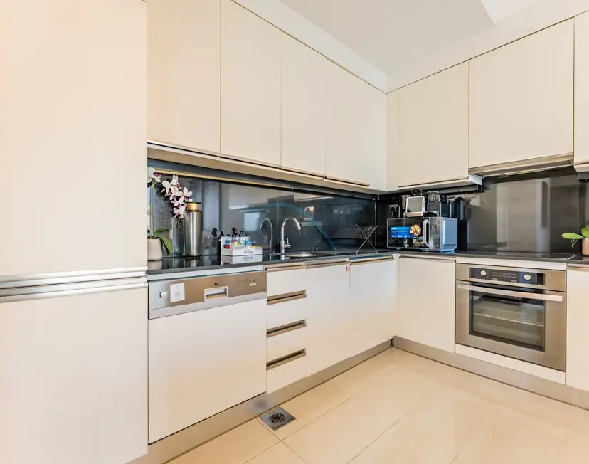 Appartement 1 chambre en étage élevé, balcon avec vue sur le canal de Dubaï — Dubai Marina — photo 7